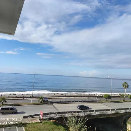 Apartament Emarine *