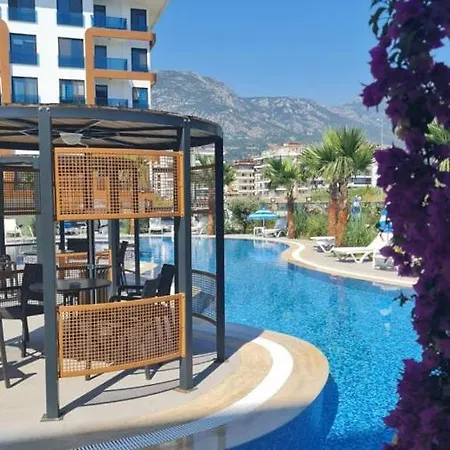 Apartament Emarine *