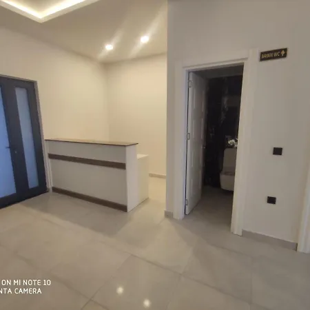 Emarine Apartamento Side