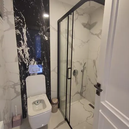 Apartament Emarine *